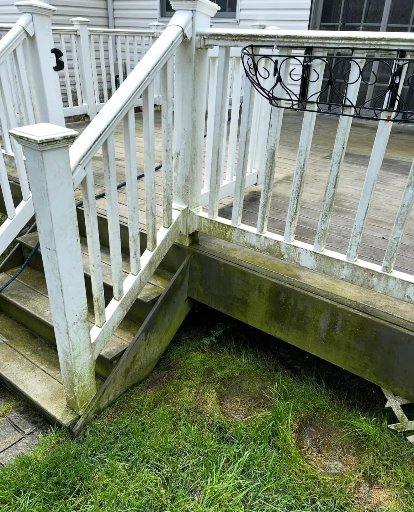 Composite deck + stairs before